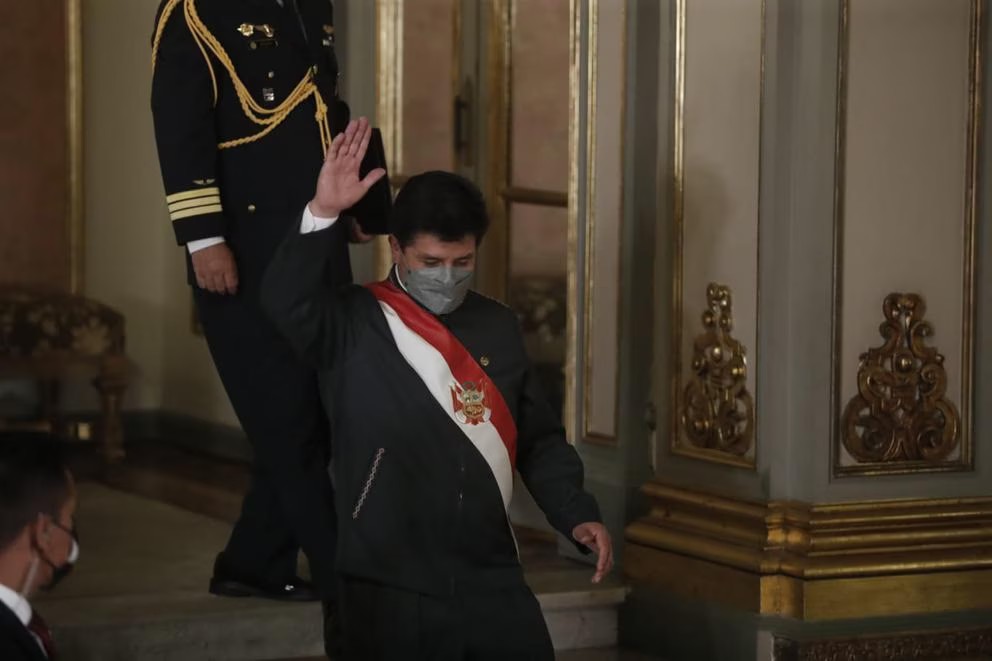 Transparencia en comunicado: “El presidente Pedro Castillo es incapaz de corregir su rumbo”