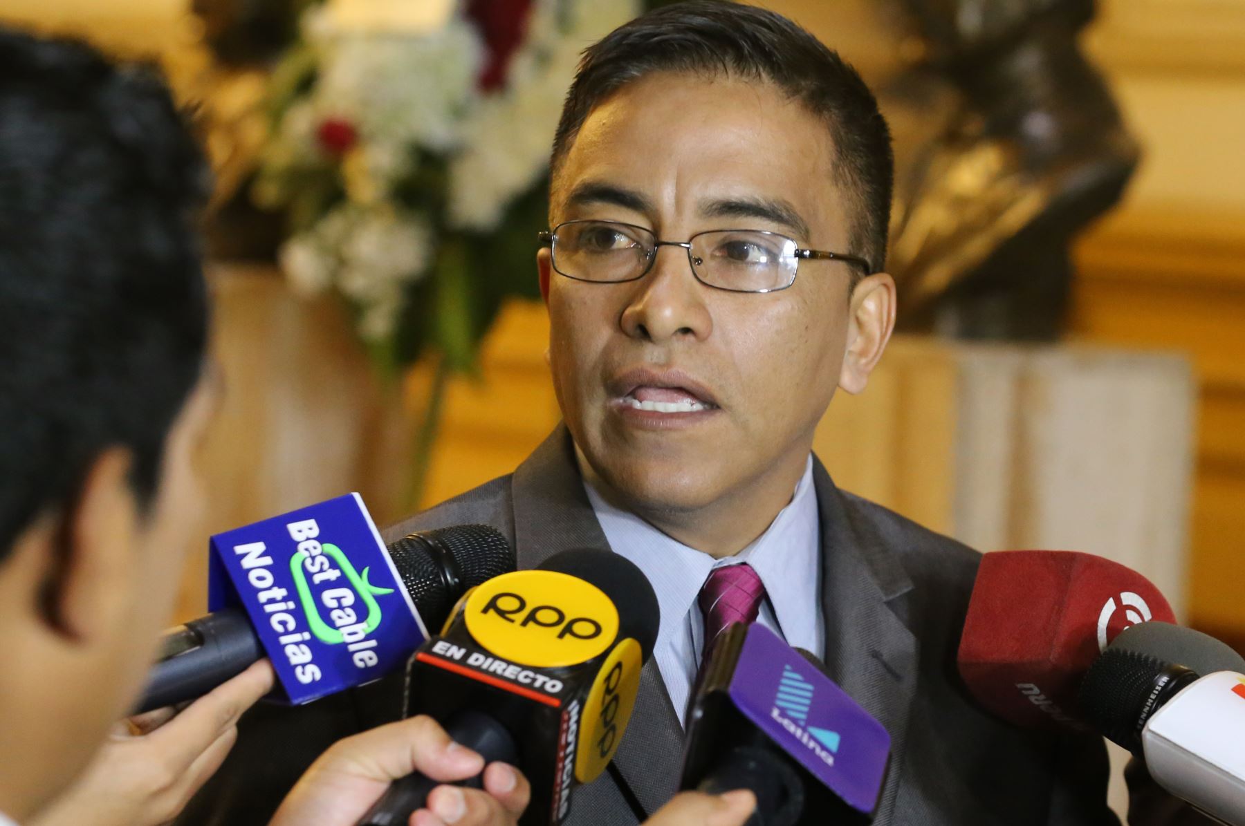 Produce deslinda participación en presuntos sobornos tras denuncia contra congresista Vieira