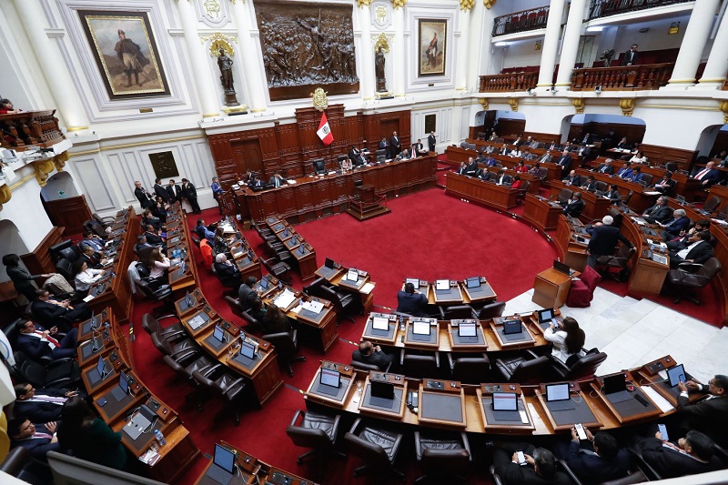 Cierre del Congreso es el evento positivo del año, según encuesta