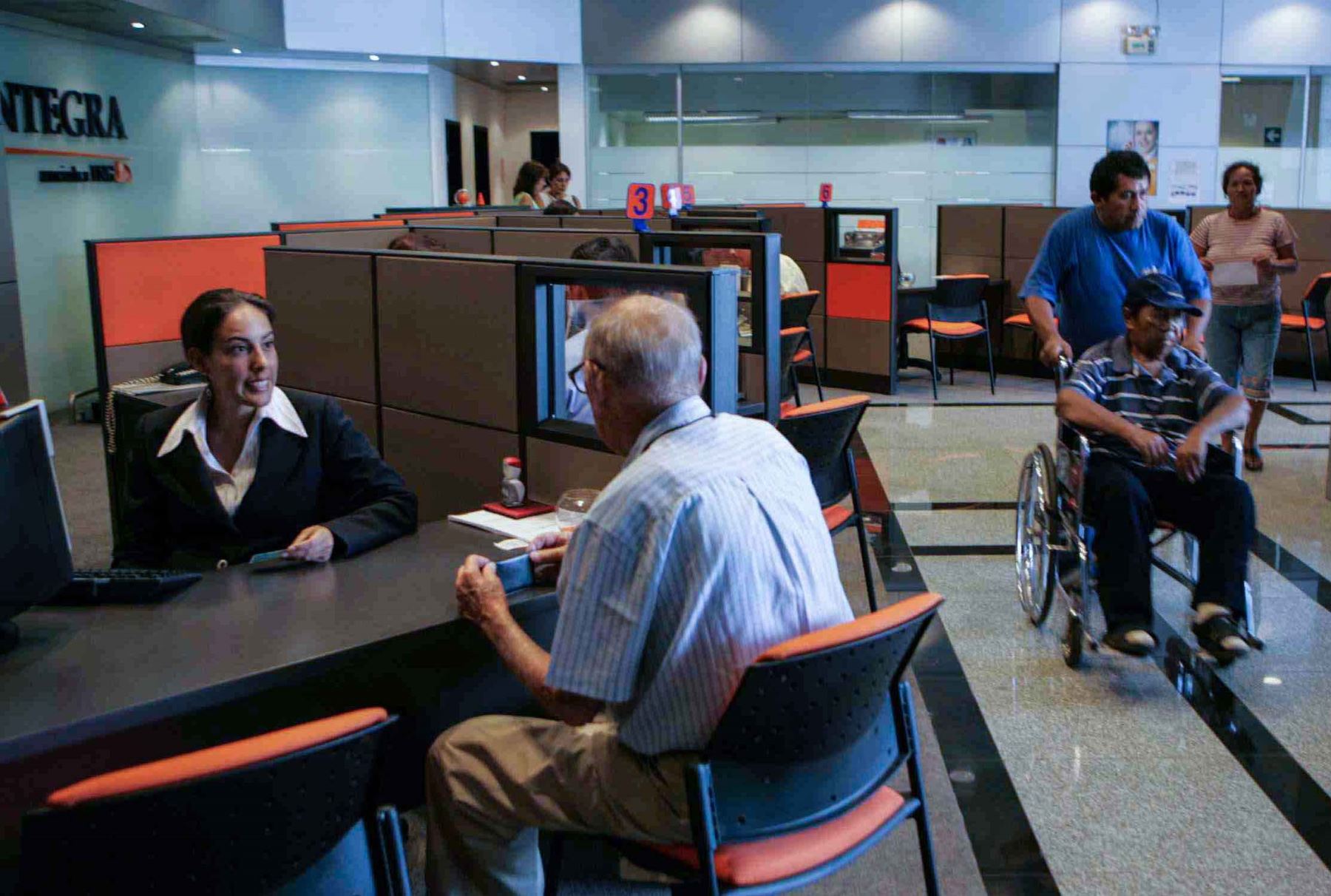 Congreso aprueba ley sobre jubilación anticipada para afiliados desempleados de AFP