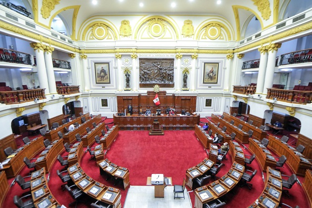 ¿Quiénes integran la comisión congresal que investigará la aplicación de vacunas?