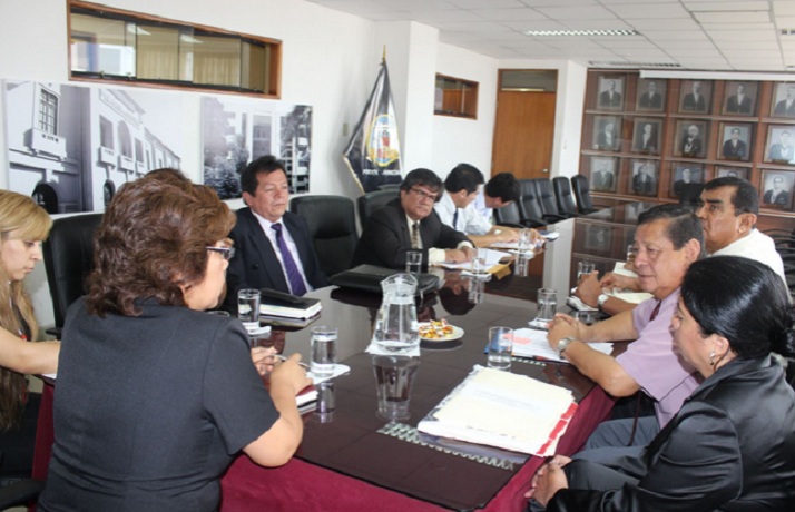 Medidas cautelares otorgadas a exdirectores de colegios genera conflictos en Lambayeque