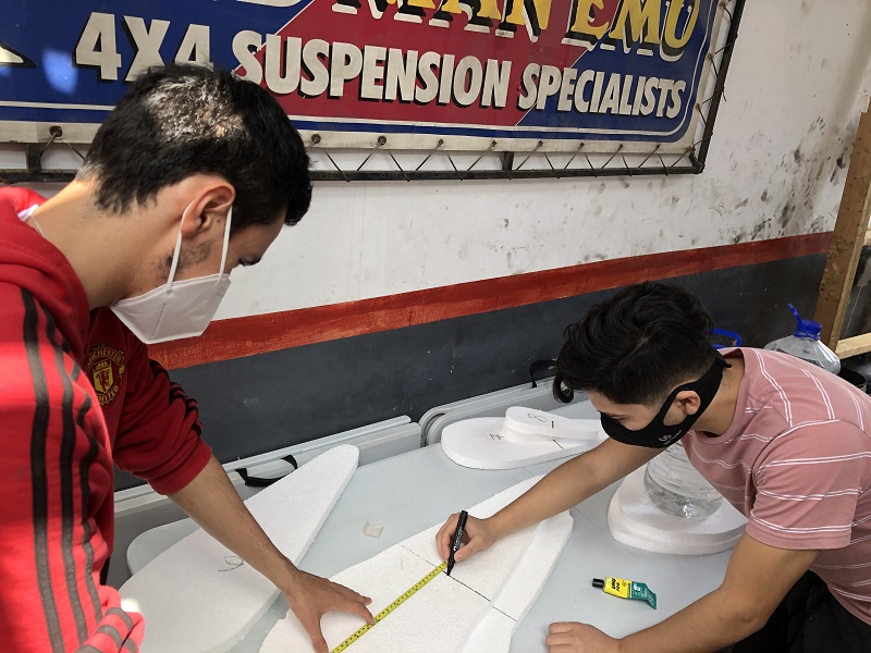 Universitarios peruanos construyen primer vehículo eléctrico para certamen internacional