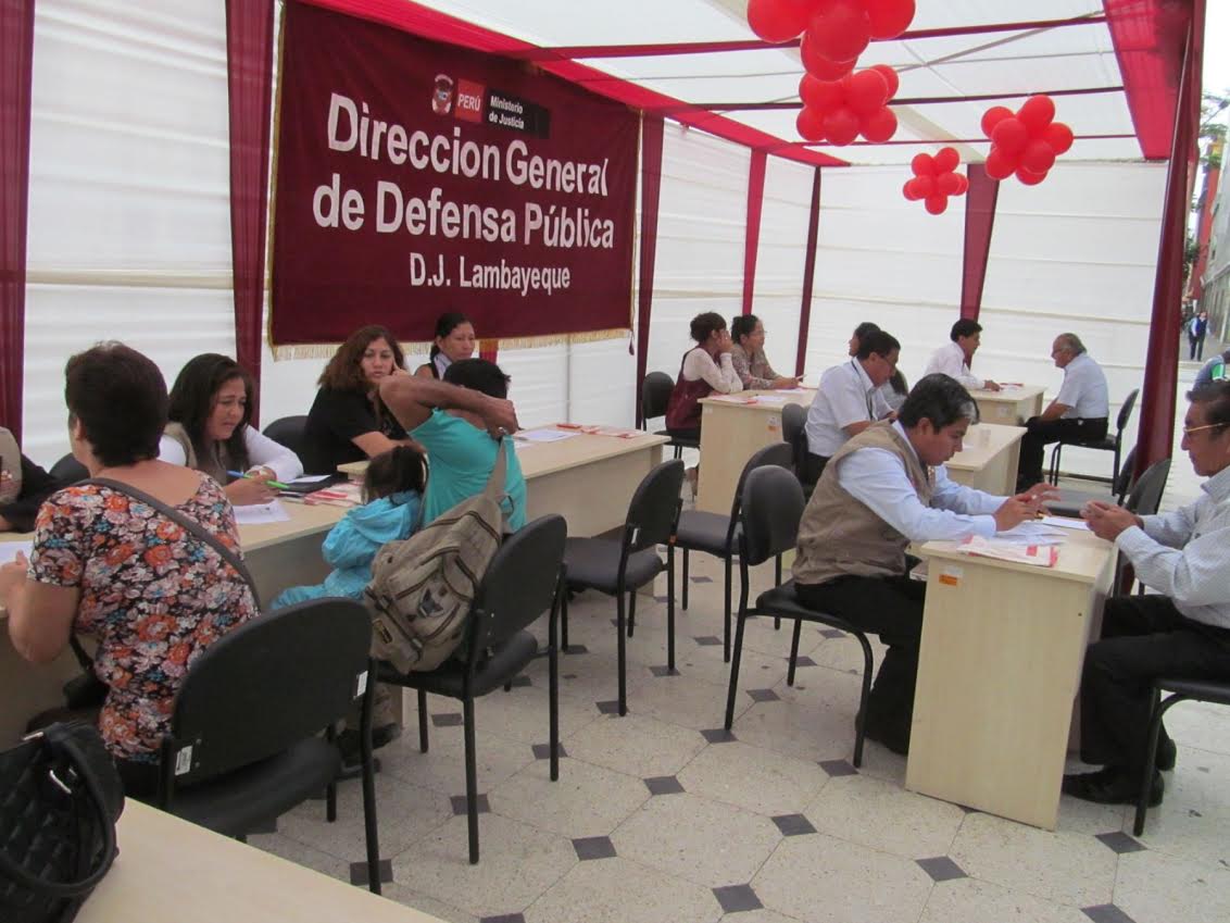 Defensoría del Pueblo pide a candidatos no convertir la ciudad en un “circo” con paneles y afiches