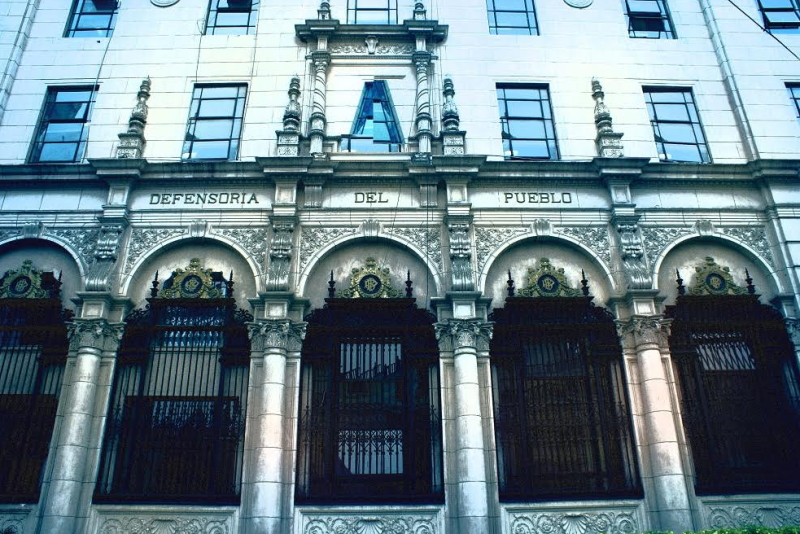 Defensoría exige que se apruebe norma que prohíbe alquiler y venta de decodificadores