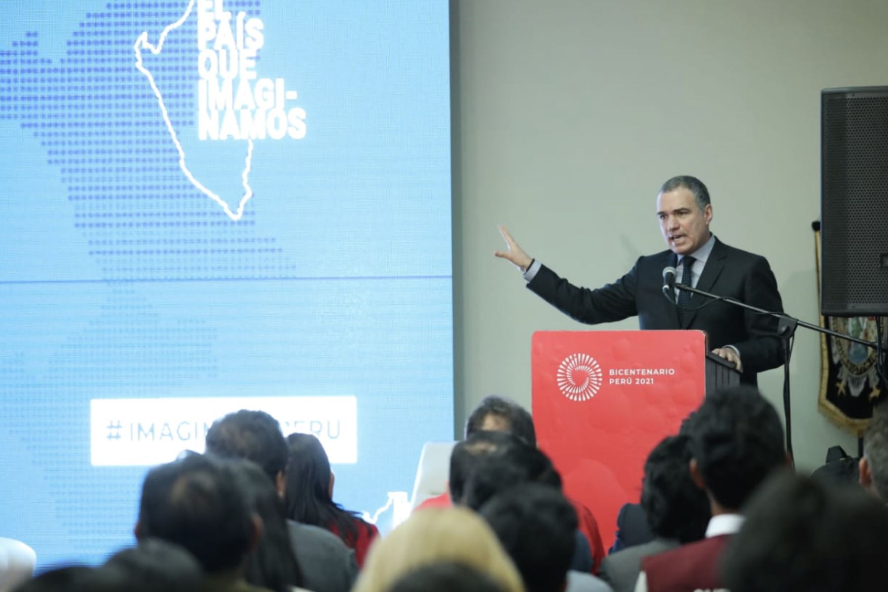 Del Solar plantea que gobernadores regionales tengan sitio en Consejo de Ministros