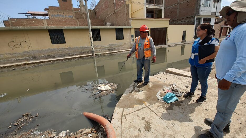 Alertan a no abrir buzones de desagüe para drenar el agua de la lluvia 