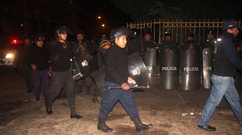  Esta madrugada desalojaron a 400 ambulantes del ex vivero San Luis