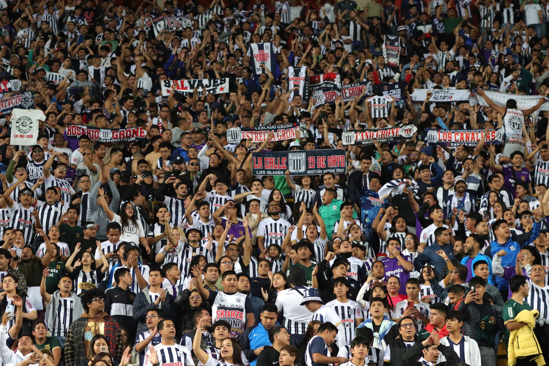 Proponen restringir acceso a eventos deportivos y de entretenimiento a deudores de pensiones por alimentos