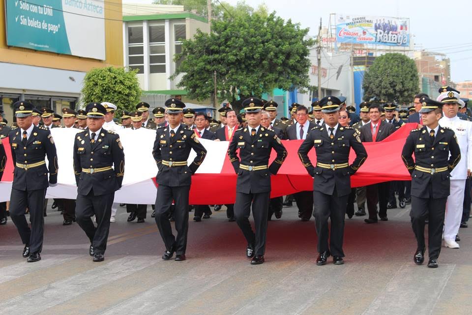 Celebran con fervor patriótico el Día de la Bandera en Chiclayo