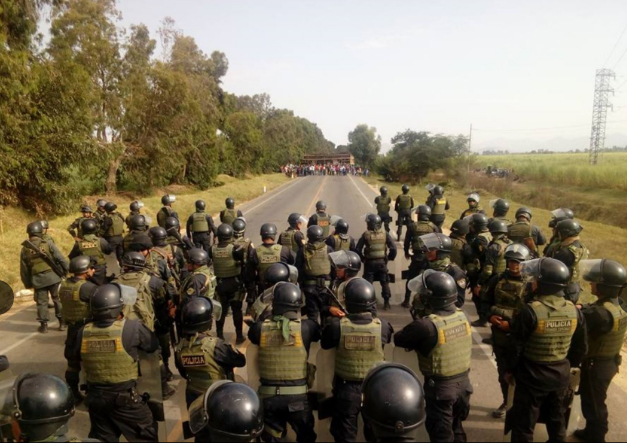 Disturbios en la azucarera Pucalá dejó un policía herido