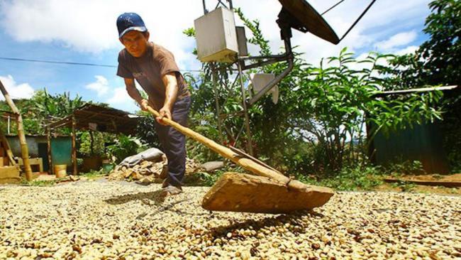 Competitividad: Insistiendo en estrategia basada en las ventajas comparativas