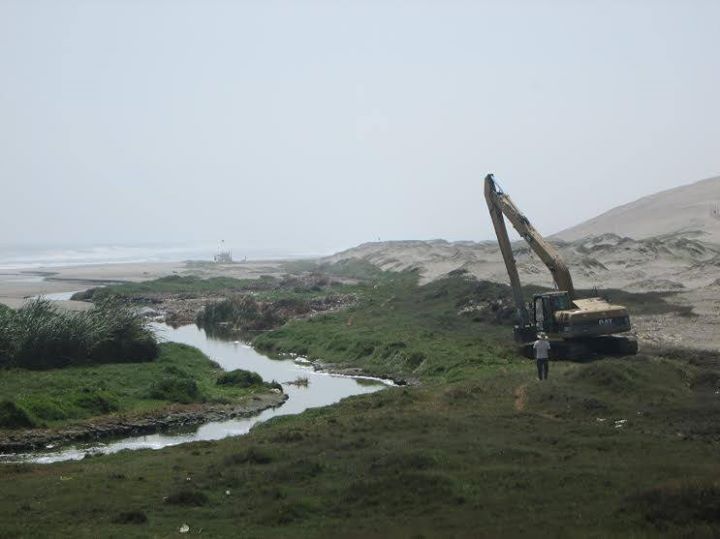 Iniciaron descolmatación en Dren 3000 de Pimentel