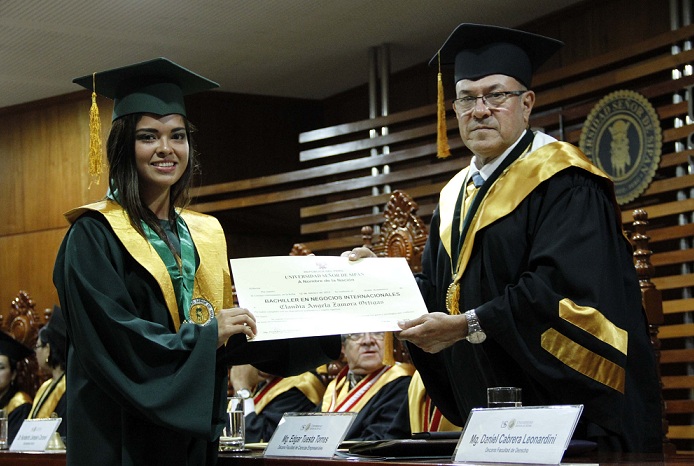 Egresan los primeros profesionales de las nuevas carreras de la USS