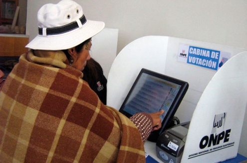 Onpe demuestra que voto electrónico presencial preserva secreto del sufragio e identidad del elector