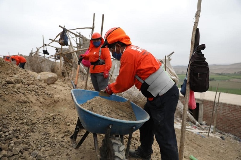  Ministro Palacios: "Unos 230 mil peruanos pobres afectados por la pandemia generarán ingresos con empleos temporales"