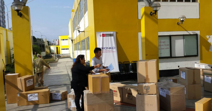 Pronied entrega equipos de laboratorio a 16 colegios emblemáticos, también en Lambayeque