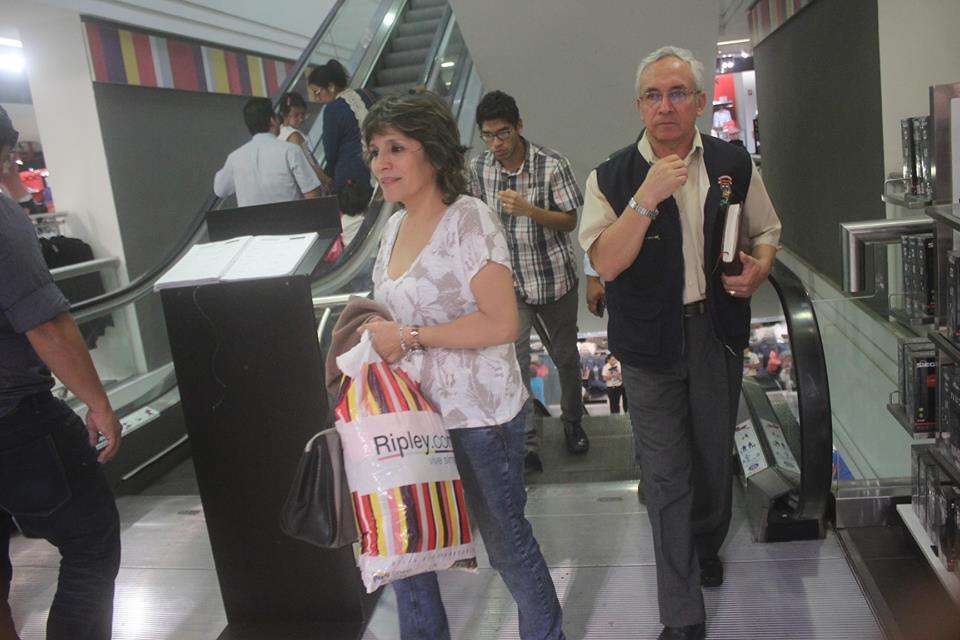 Conocida tienda de ropa tiene observaciones en sistema de seguridad y escaleras eléctricas