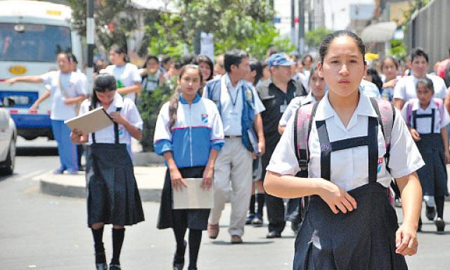 Defensoría aclara que primer día de clases no es obligatorio uso del uniforme escolar