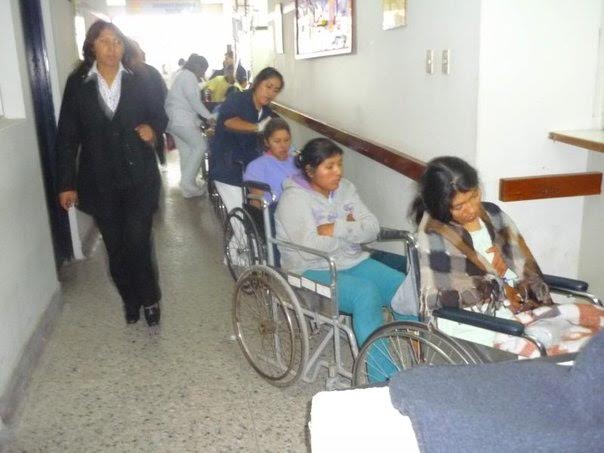 EsSalud atiende a asegurados en Hospital Almanzor Aguinaga