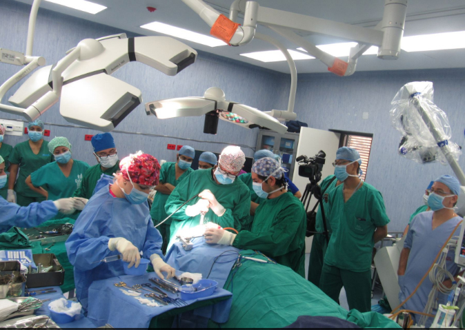 Destacan operaciones cerebrales en hospital de EsSalud en Lambayeque