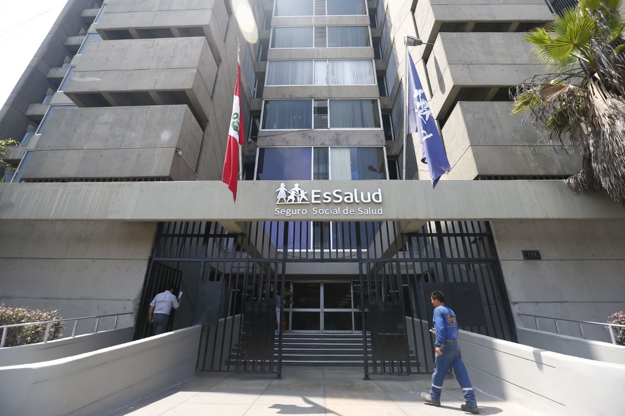 Designan Gino Dávila Herrera como nuevo presidente ejecutivo de EsSalud