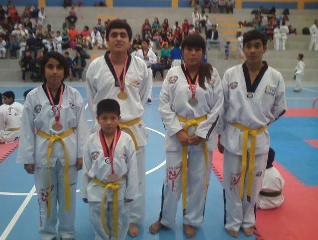Universitarios lambayecanos obtienen medallas de oro en Taekwondo