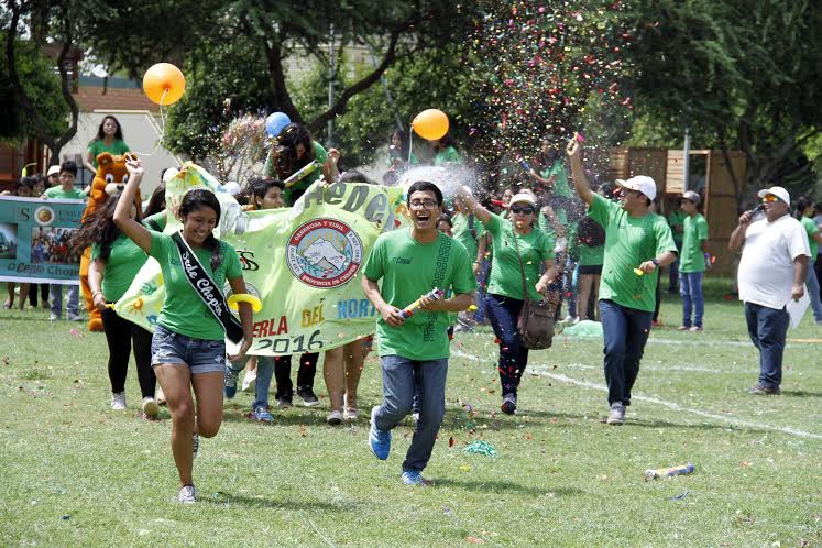 Jóvenes del Cepre Sipán celebran día de la amistad