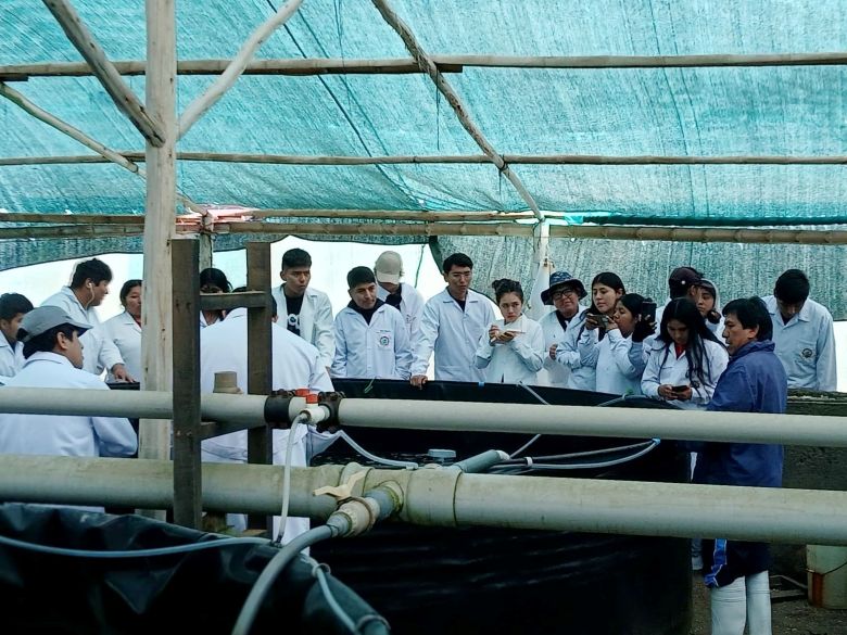 Capacitan a cerca de 5000 pescadores artesanales y acuicultores en el primer semestre del 2025