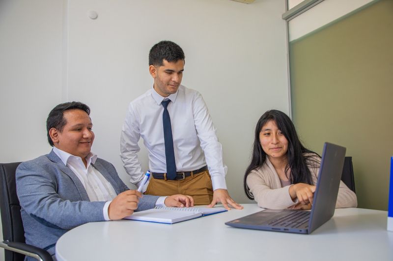 Revelan que egresados de crédito educativo del Pronabec obtienen mejores resultados laborales