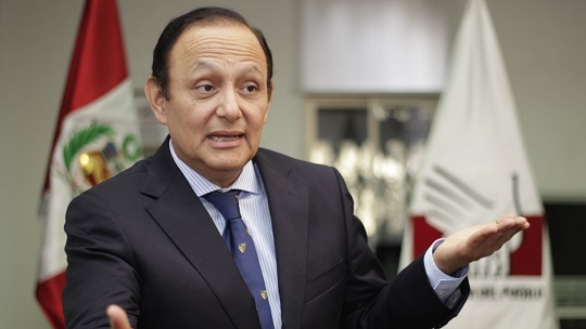 Ex defensor del Pueblo tras declaraciones de Castillo: "Los verdaderos ociosos están en Palacio" 