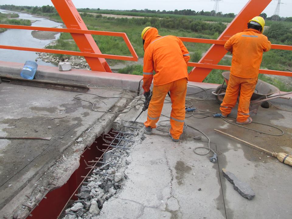 Se reiniciaron los trabajos en el puente de Reque luego de seis meses de retraso