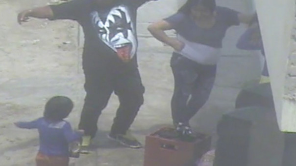 Fiscalía investiga caso de niño grabado bebiendo cerveza en Monsefú