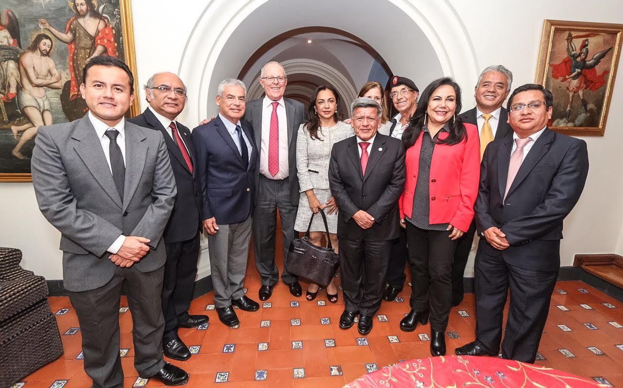 César Acuña y congresistas electos por Alianza para el Progreso se reunieron con Kuczynski