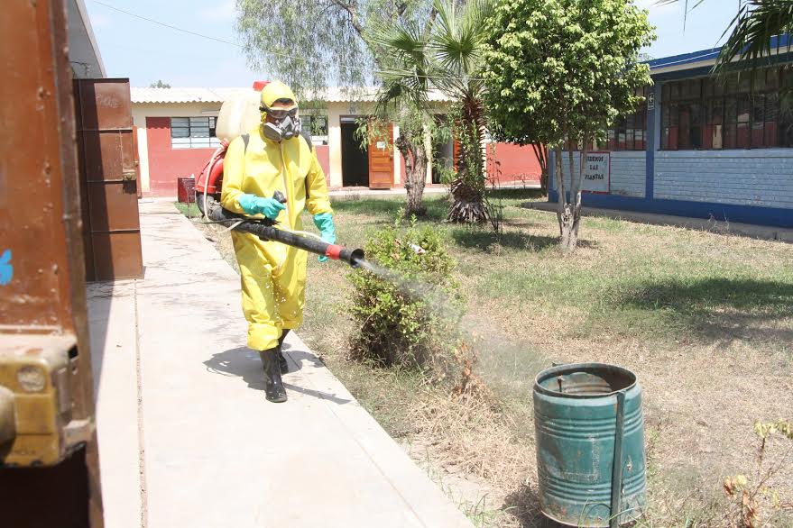Chiclayo: Directores deben promover fumigación y limpieza de colegios