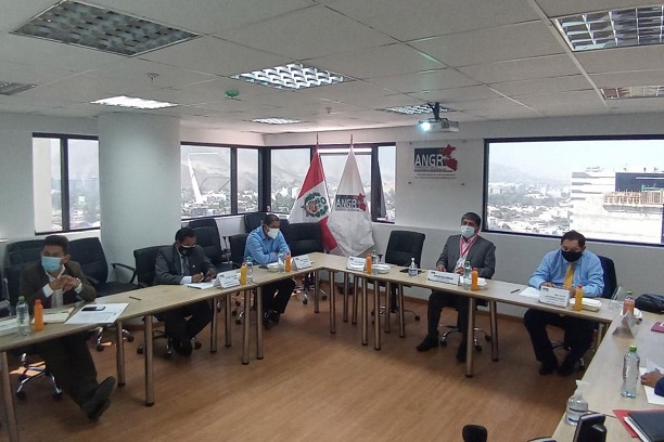 Gobernadores regionales esperan reunirse hoy con Pedro Castillo y Keiko Fujimori