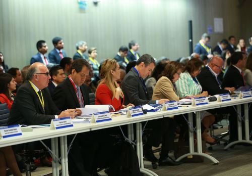 Gobernadores del país respaldan trabajo del gobierno y abogan por la descentralización