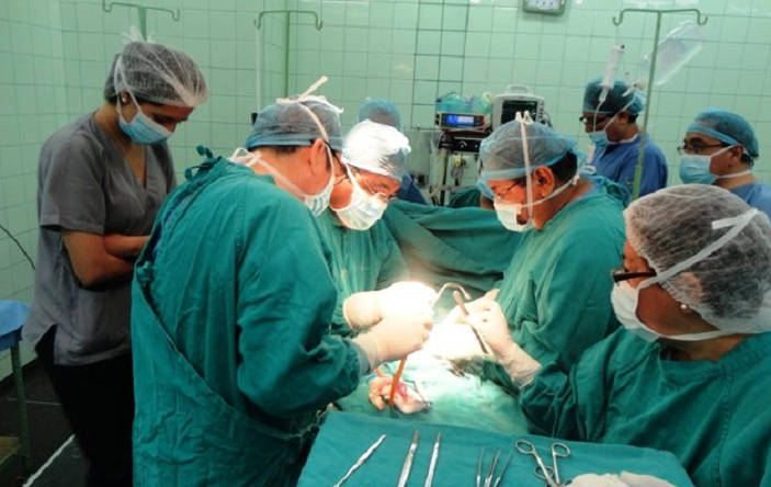 Médicos del "Almanzor Aguinaga" salvan la vida de paciente con cáncer