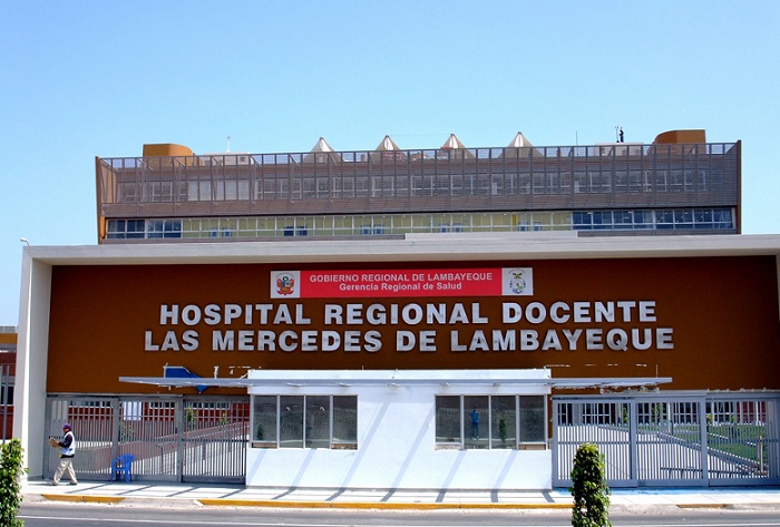 Chiclayanos rechazan aumento en 400% del costo de consulta en hospital regional