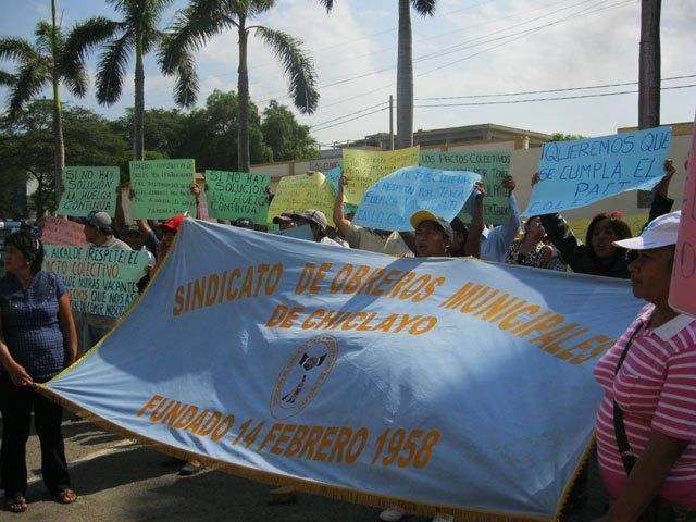 Jubilados exigen pagos atrasados 