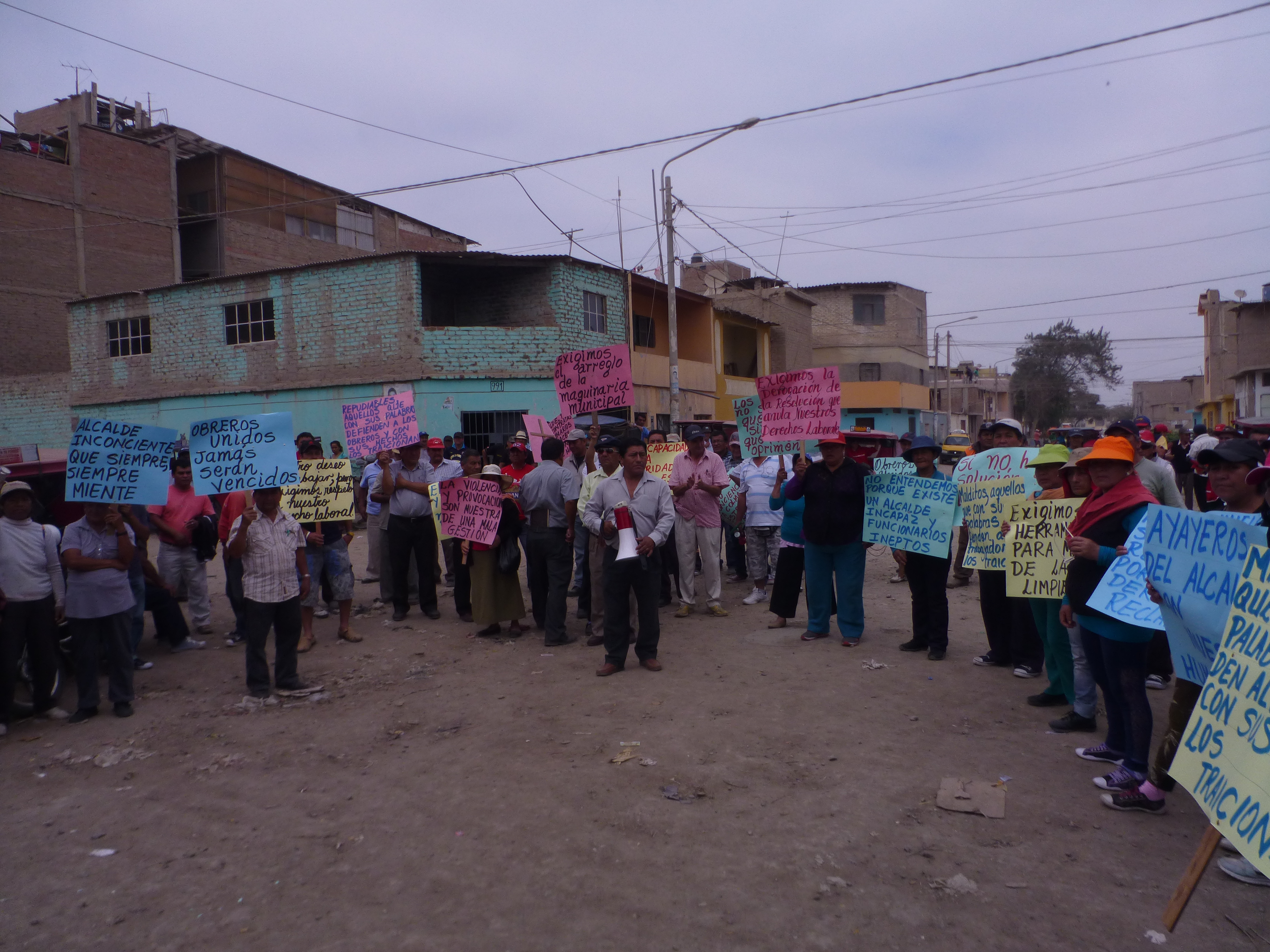 Trabajadores de limpieza de JLO siguen firmes en su lucha