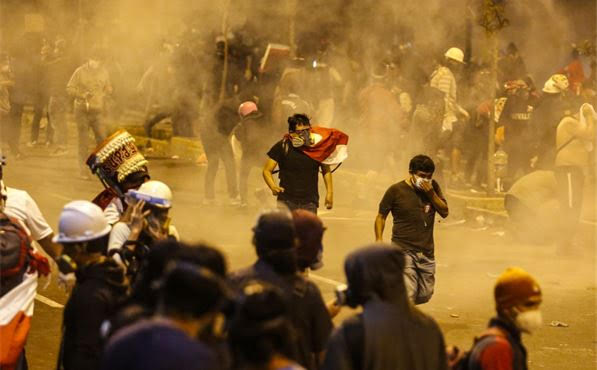 La noche que el Perú no durmió En memoria de Inti y Bryan, dos jóvenes asesinados durante la movilización del 14 de noviembre