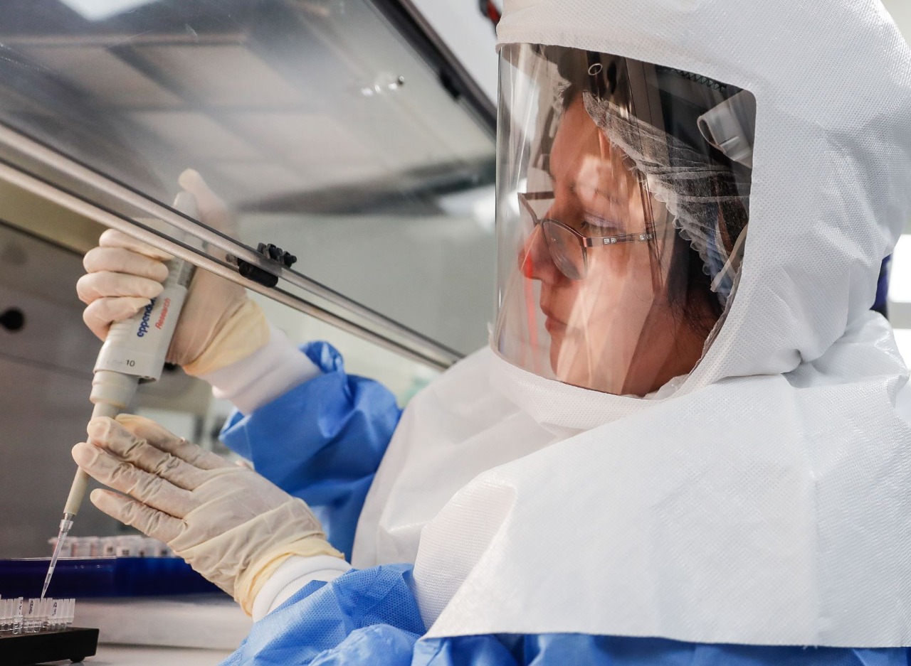 Variante británica del coronavirus se extiende a 70 países y la sudafricana a 31