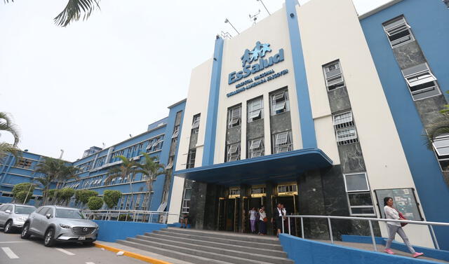 Si me quedo sin trabajo, ¿me puedo seguir atendiendo en el seguro social de salud?