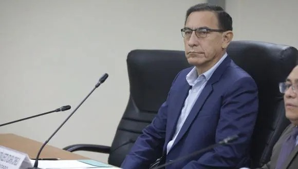 Presentan denuncia constitucional contra expresidente Vizcarra