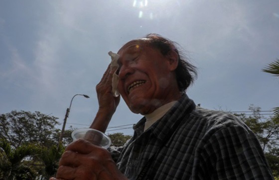 Golpe de calor en adultos mayores: factores de riesgo y medidas preventivas