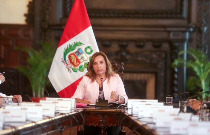 Presidenta Boluarte toma juramento a nuevos ministros antes del voto de confianza