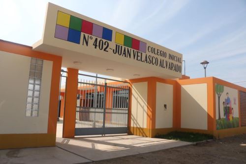 Inauguran tres modernos colegios en Pimentel y Pomalca