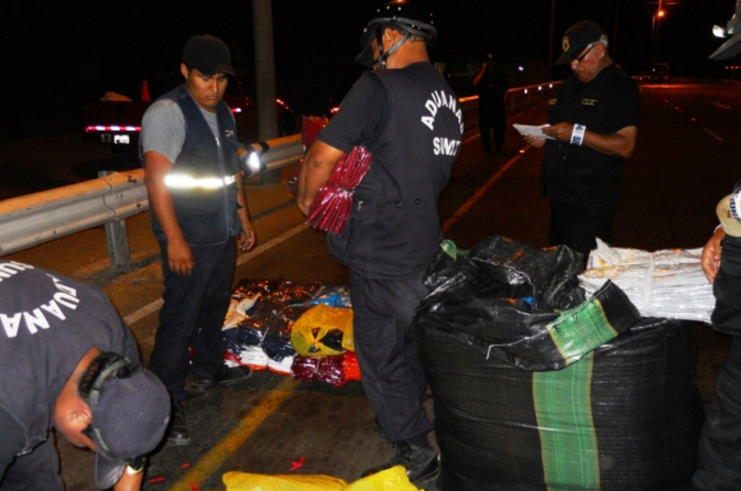 Incautan más de 2,000 prendas deportivas de contrabando en peaje de Mocupe