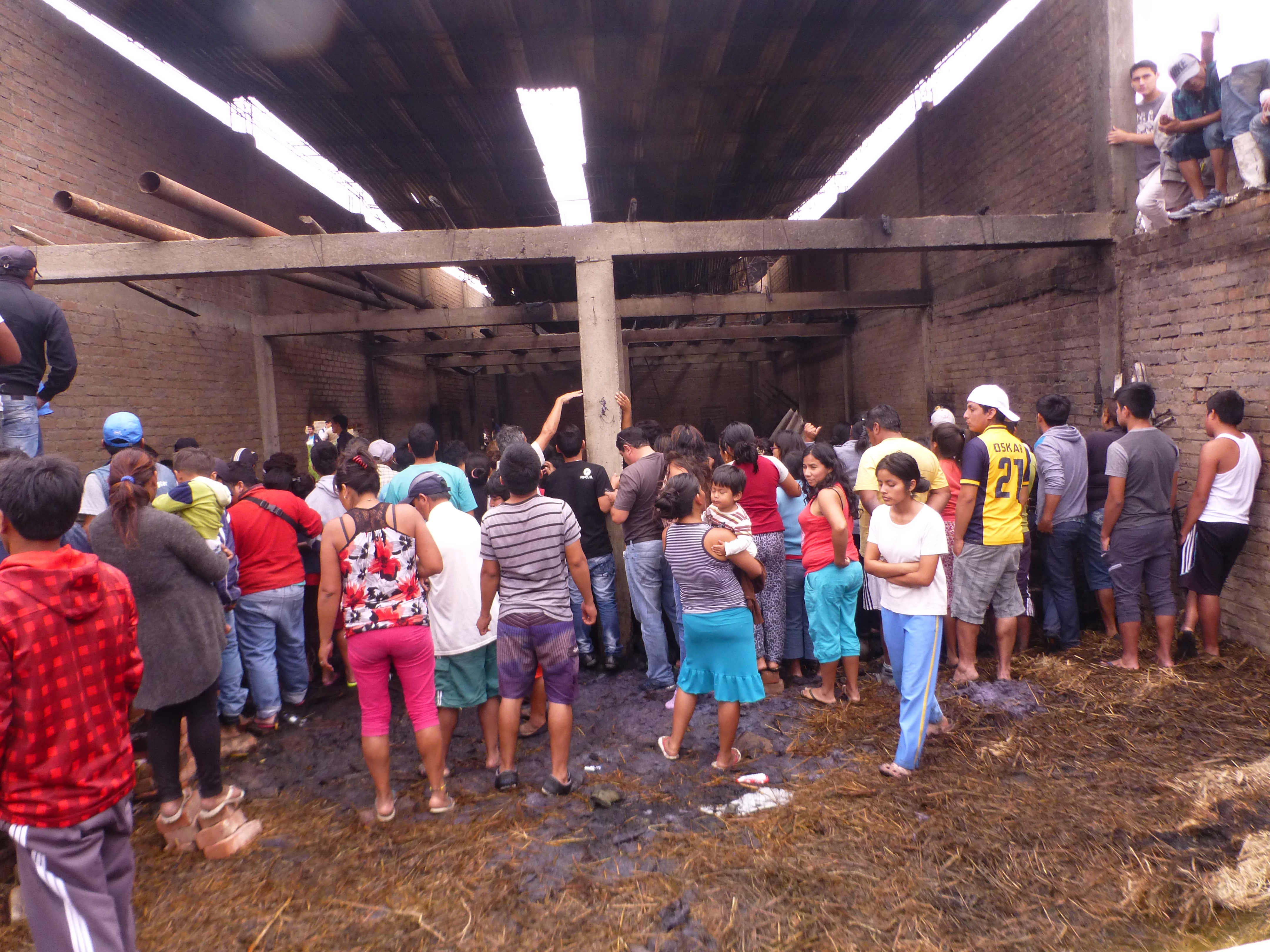 Anuncian que Ministerio de la Mujer apoyará a humilde madre que perdió a su familia en incendio